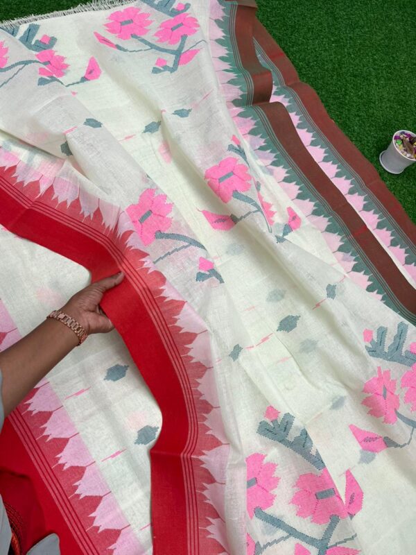 লাল-কালো গংগা-যমুনা পাড়ের মনিপুরী শাড়ী