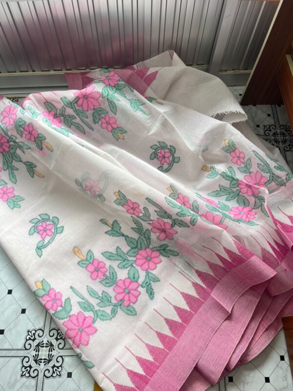 তাজমহল পাড়ের মনিপুরী শাড়ী