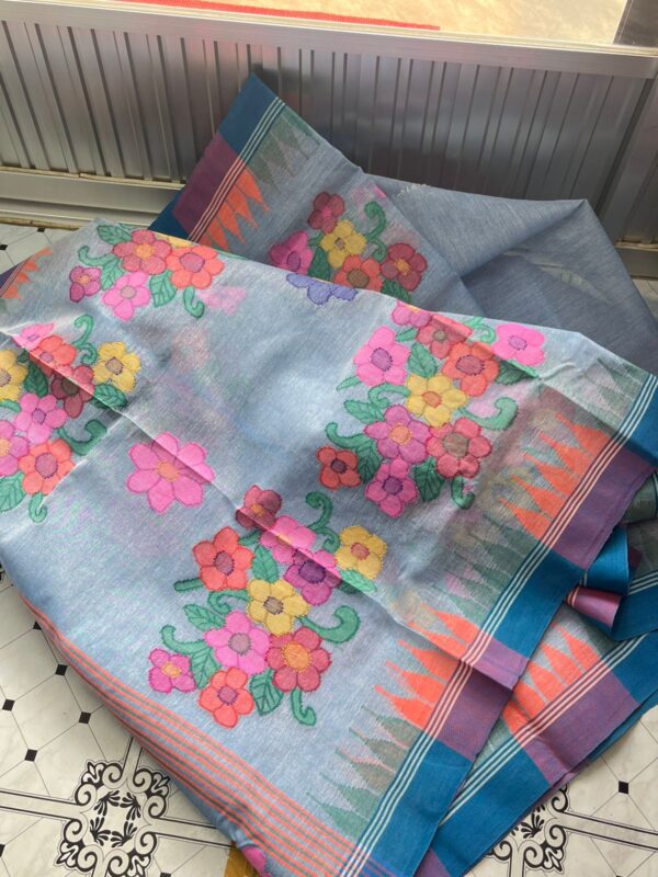 ফুলের ঝাড় মোটিফ  মনিপুরী শাড়ী